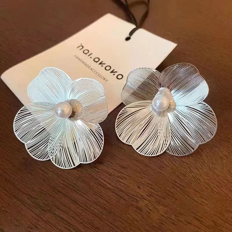 Fashion Korean Large Flower Pearl Earrings for Women