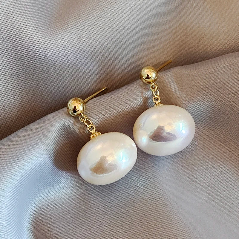 New French Elegant Gold Color Bean Spliced Flat Pearl Earrings