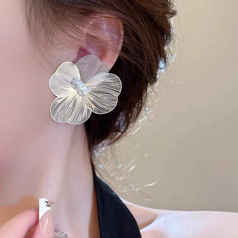 Fashion Korean Large Flower Pearl Earrings for Women