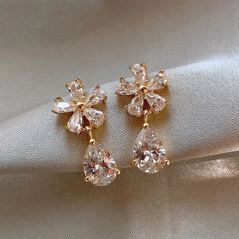 Exquisite Leaves Crystal Zircon Rose Flower Stud Earrings