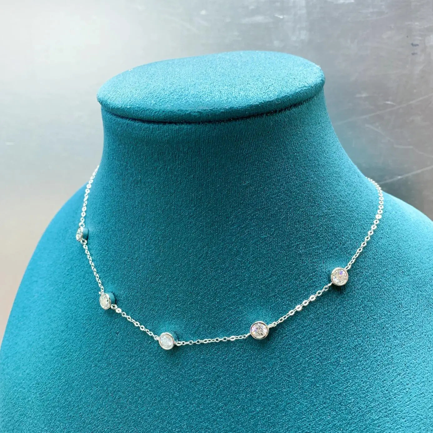 5mm 5 Stones Bubble Moissanite Necklace